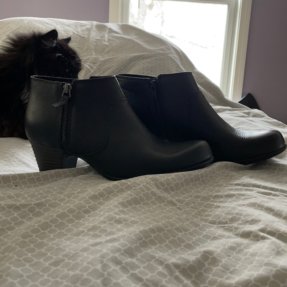 Clarks Boots NWOT
